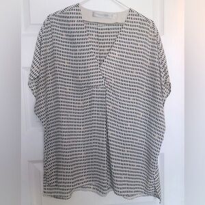 Black and white woven top, size M